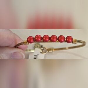 Elegant Luca+Danni Swarovski Red Pearl And Gold Toned Bracelet